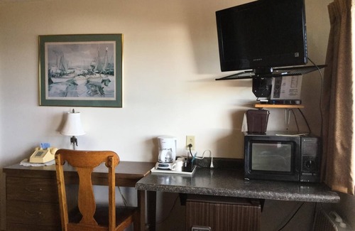 Baraga Hotel | Carla's Inn