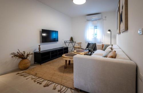 Haifa Apartment | Carmel Boutique - City Oasis