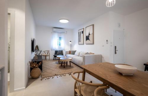 Haifa Apartment | Carmel Boutique - City Oasis