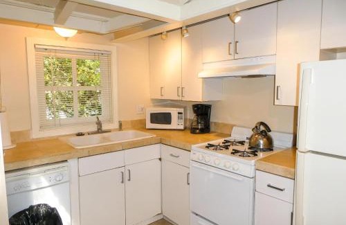 Northwest Carmel House | Carmel Dolores Cottages