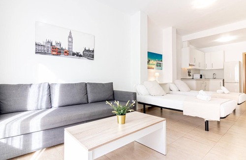 Perchel Sur Apartment | Carmen City Center Roof-Terrace Boutique Studio