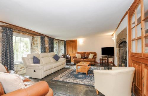 Launceston House | Carneadon Farmhouse