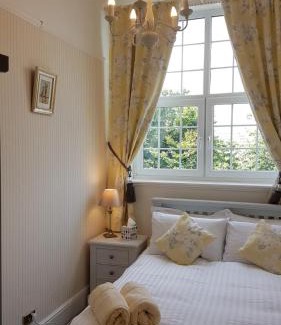 Swinton Apartment | Carnegie Library: Austen Apartment 2 bedroom