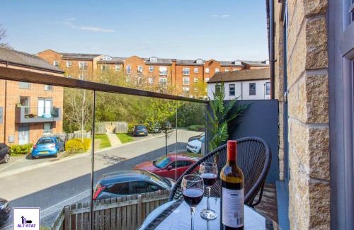 Wakefield Apartment | Carnforth House by Alt-Stay Accommodation - 15 Percent Off stays over 7 nights