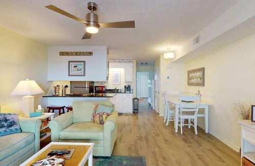 Carolina Beach Condo | Carolina Lake Beach Villas A-2 - Carolina Contentment