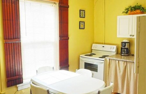 Coshocton Apartment | Caroline's Place in Historic Roscoe Village