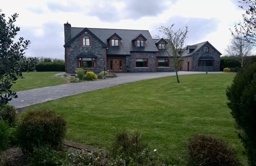 County Cavan Apartment | Carraig House, Cozy Countryside Apartment