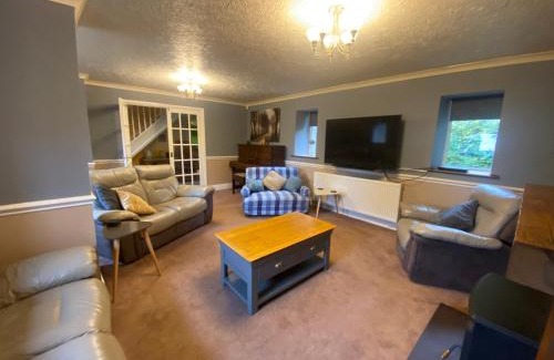 Gallt Y Foel House | Carreg Y Garth Isaf - Hot Tub Nr Zip World