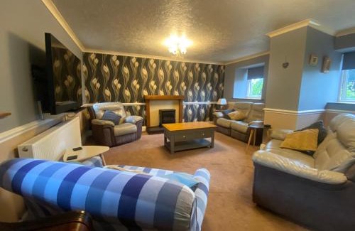 Gallt Y Foel House | Carreg Y Garth Isaf - Hot Tub Nr Zip World