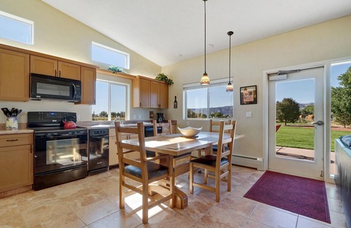 Fruita House | Carriage: 5-Acre Patio Paradise Near Trails