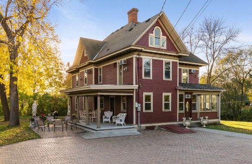Prescott House | Carriage House Aprt.