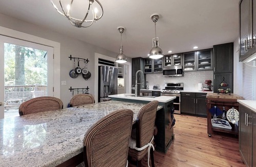 Marietta Cottage | Carriage House, Exec Monthly Rental, Garage, All Util/internet. Spoil Yourself!