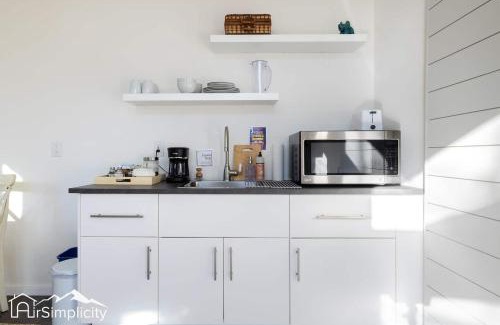 Sunnyside House | Carriage House Near Rocky Mountain Lake