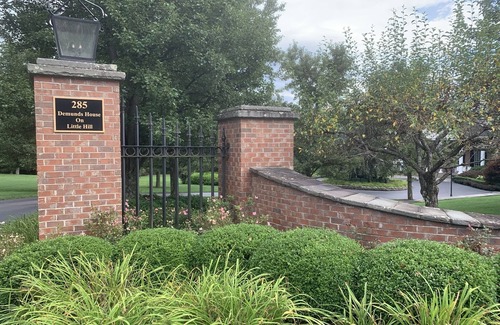 Dallas House | Carriage House on Country Estate - minutes from 6 wedding venues