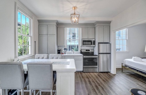 Savannah Victorian District Apartment | Carriage House Retreat Near Forsyth Park by Lucky Savannah