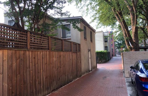 Dupont Circle Apartment | Carriage House Studio Apartment