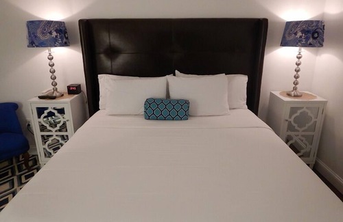 Hamden Hotel | Carriage House