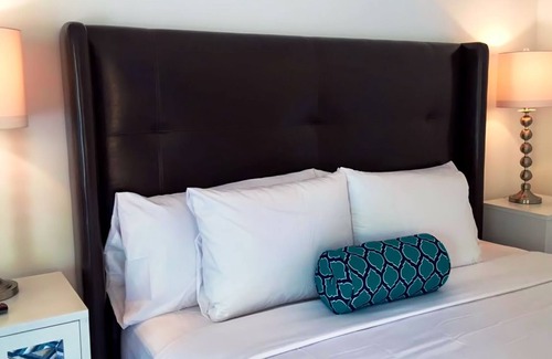 Hamden Hotel | Carriage House