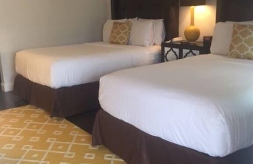 Hamden Hotel | Carriage House