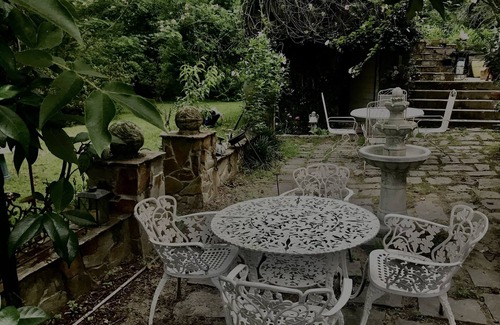 Lexington House | Carriage House Villa and gardens in downtown historic Lexington SC