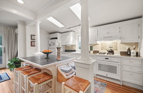 Warwick House | Carriage house village of Warwick ny
