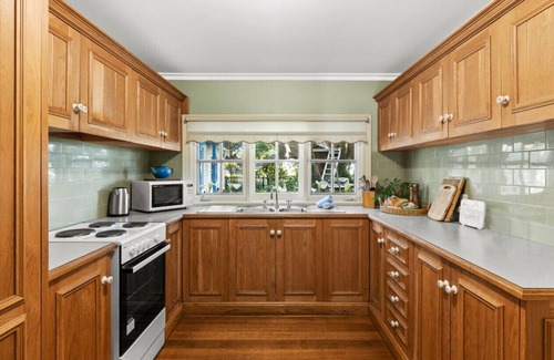 Portarlington House | Carrick Cottage on the waterfront