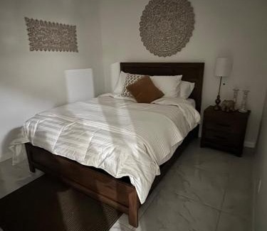 San Juan Apartment | Carroll Estates 3 Bedroom Apartment Retreat