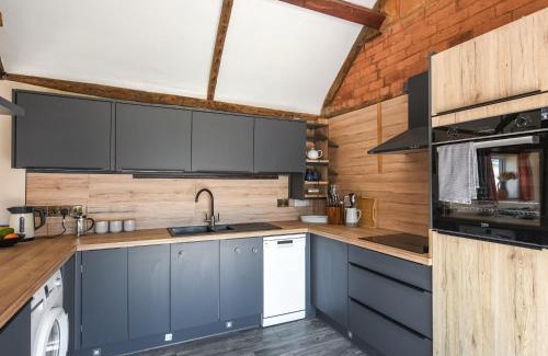 Upton Cressett House | Cart House Barn - Uk49802