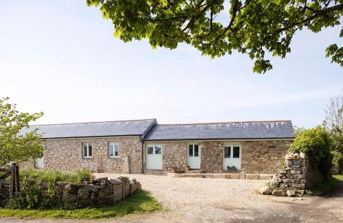 Mabe House | Cart Shed Cottage