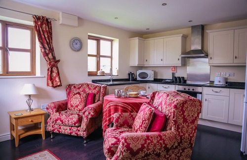 Malpas Apartment | Carters Lodge - One bedroomed cottage all on one level