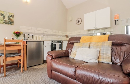 Scarborough Cottage | CARTERS, with hot tub in Staintondale
