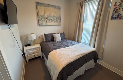 Museum District Apartment | Carytown Apartment; Free Netflix