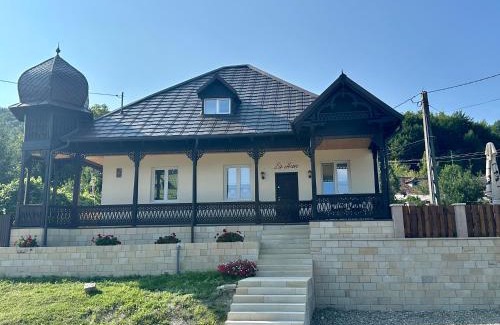 Slanic-Moldova House | Casă chic La Han la Slănic