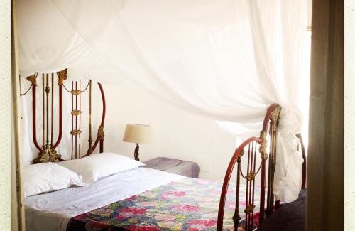 Alicudi Porto Bed & Breakfast | casa 3 archi