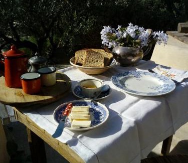 Alicudi Porto Bed & Breakfast | casa 3 archi