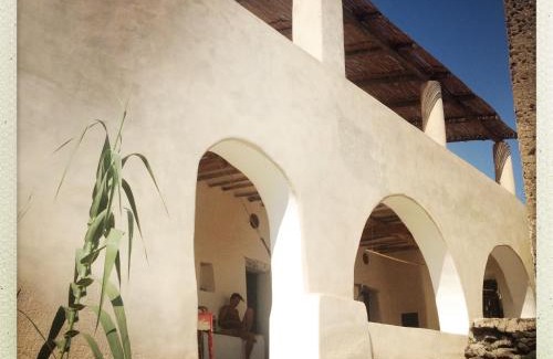 Alicudi Porto Bed & Breakfast | casa 3 archi