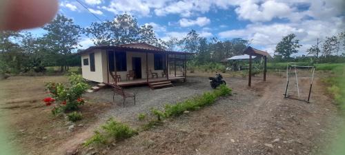 Parrita House | Casa a solo 20 minutos aproximadamente de Manuel Antonio Beach y a 10 minutos aproximadamente del centro de Quepos