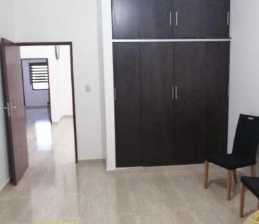 Santa Cruz House | Casa acogedora cerca del aeropuerto Viru Viru