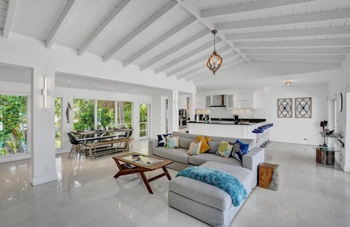 Birch Park Finger Streets House | Casa Alinna☀️HEATED Pool-Spacious Private Fort Lauderdale Beach House Kayak/Park