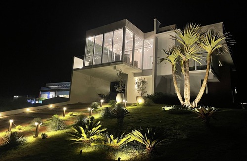 Itai Cottage | Casa alto padrão as margens da represa de Avaré.