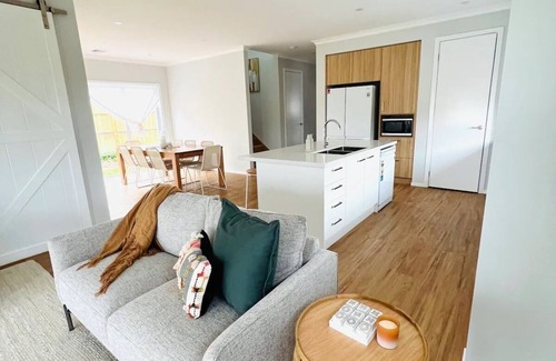 Indented Head House | Casa Amalfi BRAND NEW Modern 5 bedroom beach house