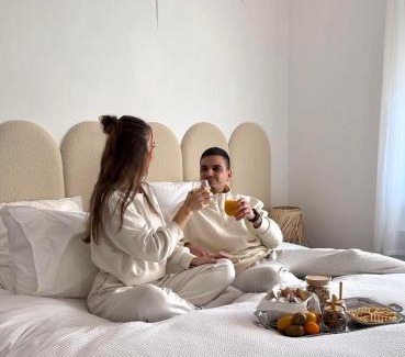 Montfort-sur-Argens Apartment | CASA AMOR & SPA, appartement suite jacuzzi & piscine chauffée