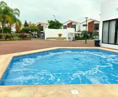 La Aurora House | Casa Amplia, Piscina privada, Vía Samborondón, parrilla