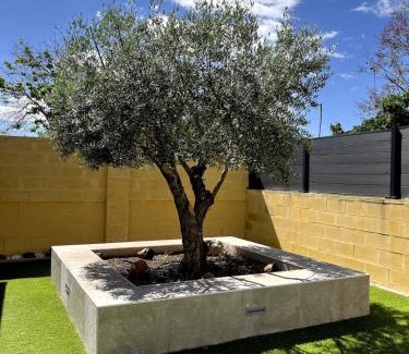 Gelves House | Casa Andaluza con piscina y jardín privado en Gelves a 15 minutos del centro de Sevilla