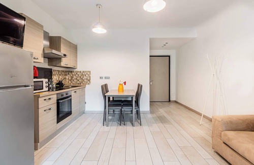 Rozzano Apartment | Casa Angela, modern with terrace