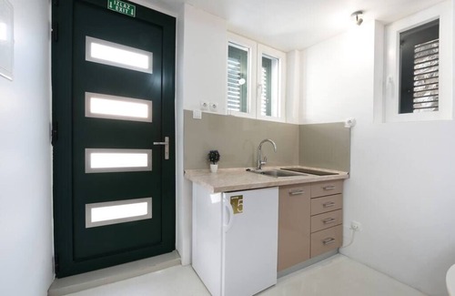 Plisac House | Casa Antea ★ 3 BR with Jacuzzi,Terrace & Parking ★