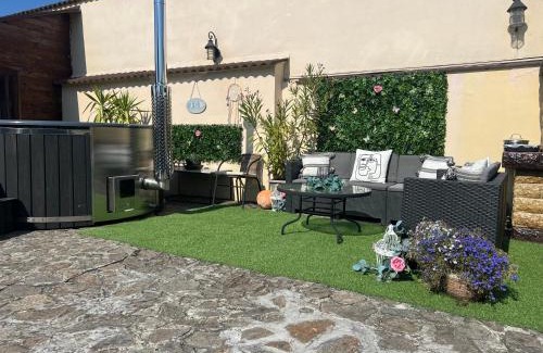 Sura Mica House | Casa Antonia Homestay