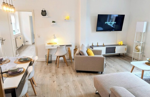 Magdeburg Apartment | CaSa Apartment Modern Vintage Parking/Amazon Prime/family-friendly apartment