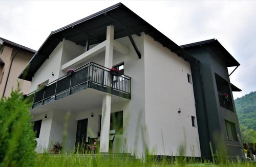 Caciulata House | Casa AQUARIUS