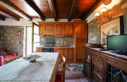 Filattiera Villa | Casa Arcadio - Two Bedroom Villa, Sleeps 6